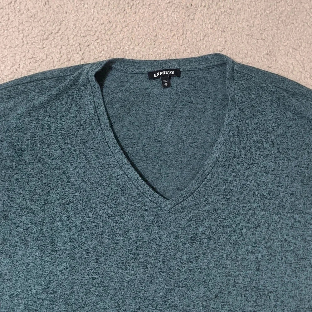 Express Scoop Elbow Sleeve V-neck Long Tunic, Color Heathered Green Size XS - Picture 5 of 7